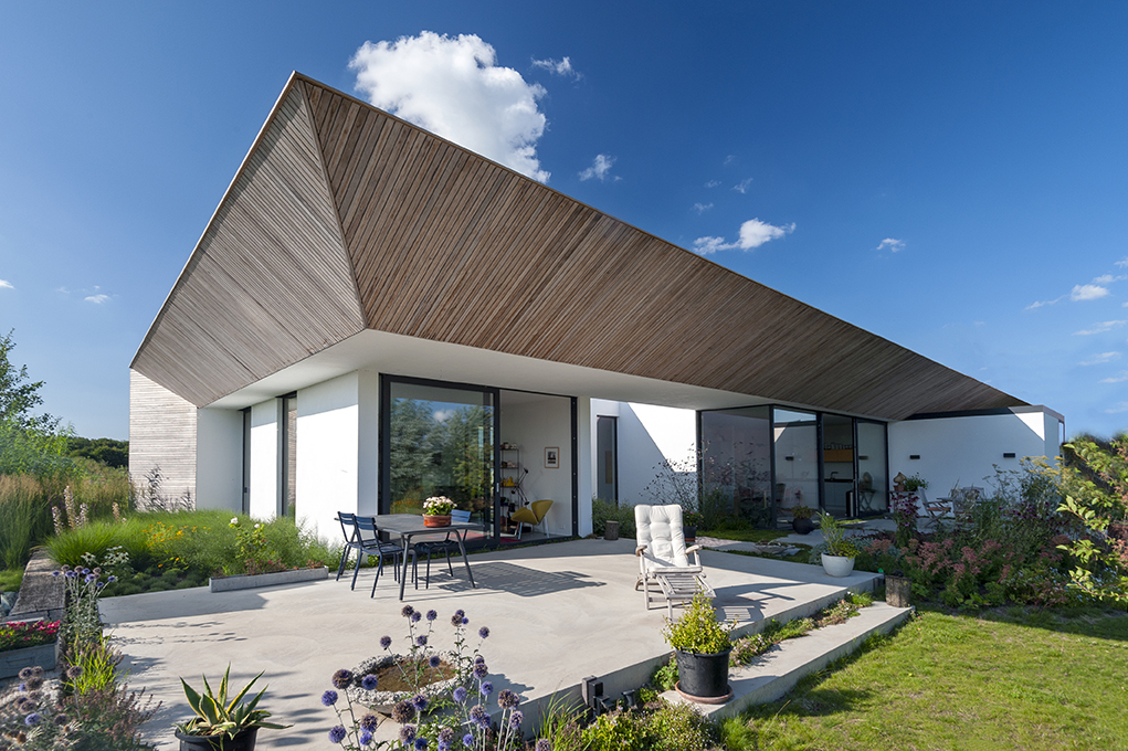 Woning met gevelbekleding van hout